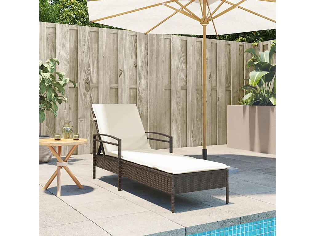 Chaise longue avec coussin marron 63x200x81 cm résine tressée