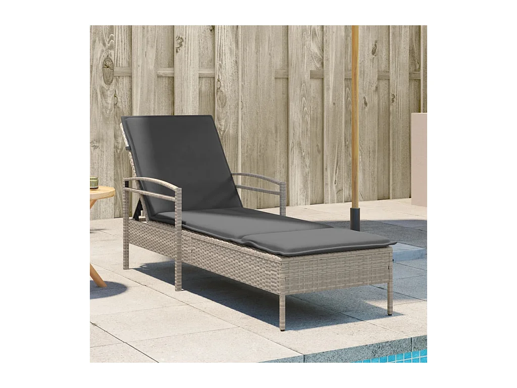 Hellgrauer Loungesessel und Kissen 63x200x81 cm aus geflochtenem Harz