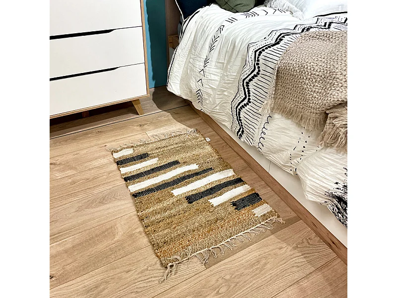 Tapis 50 x 70 cm tressé en jute avec motifs noir et blanc – DUNE