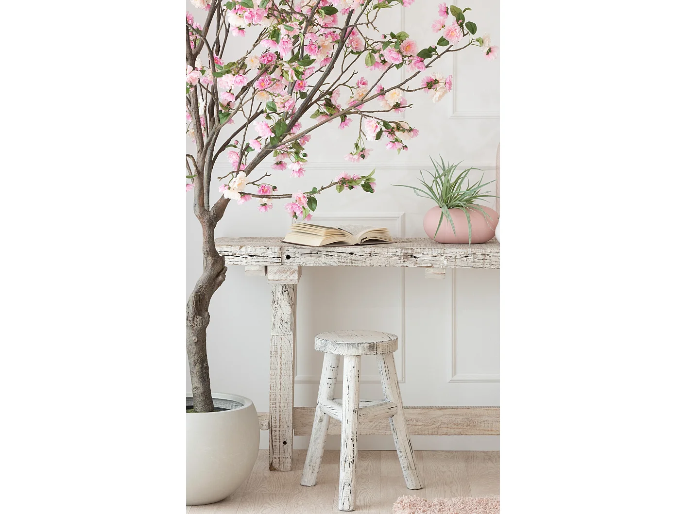 Taburete redondo de madera maciza blanca lavada Liray