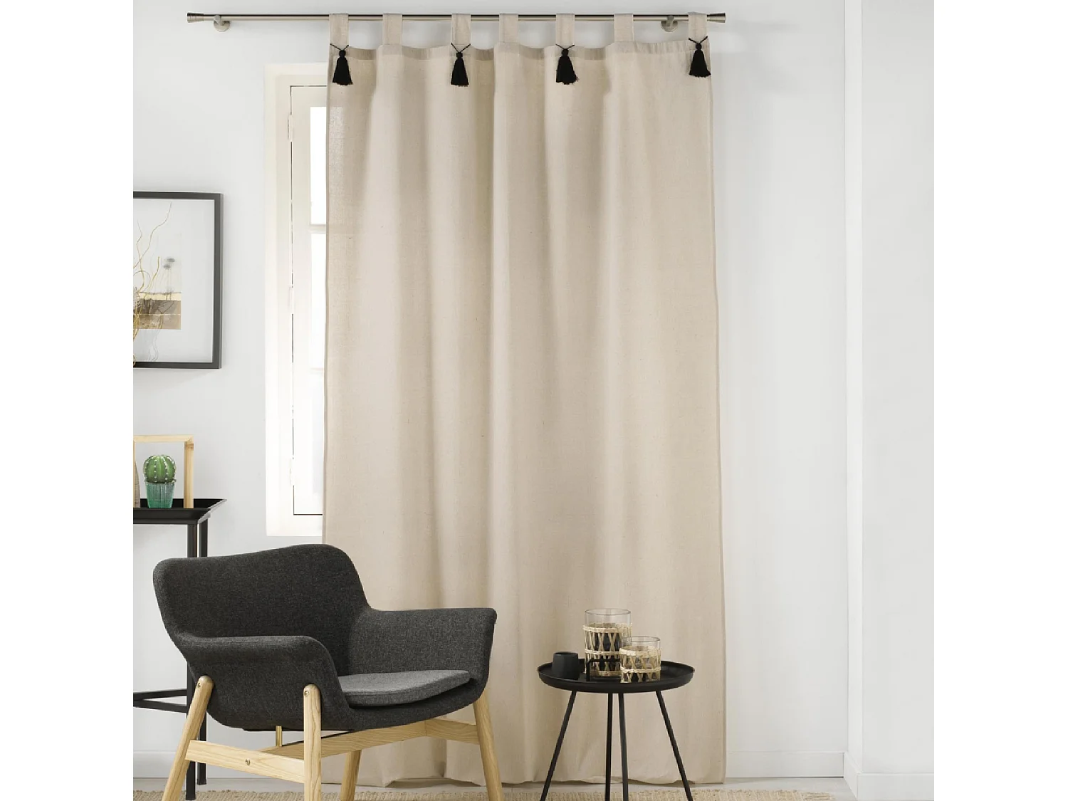 Cortina natural con pompones 140 x 240 cm