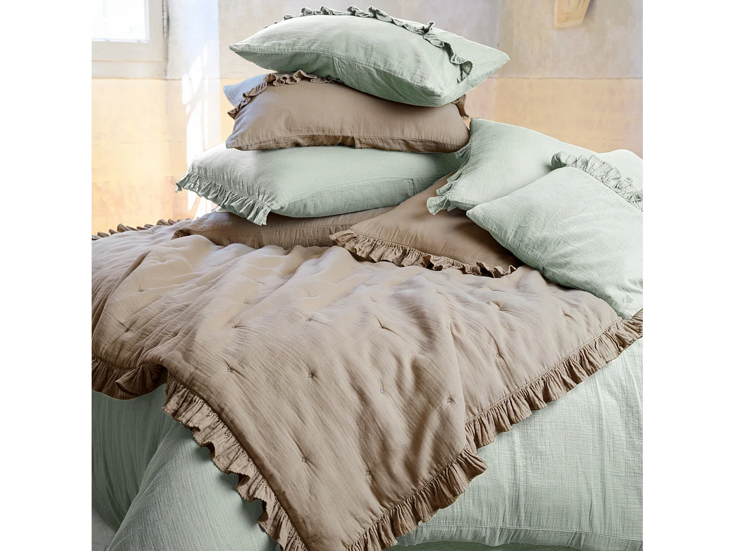 Housse de coussin en mousseline de coton volant central 45x45 cm cm ELZA gris lichen