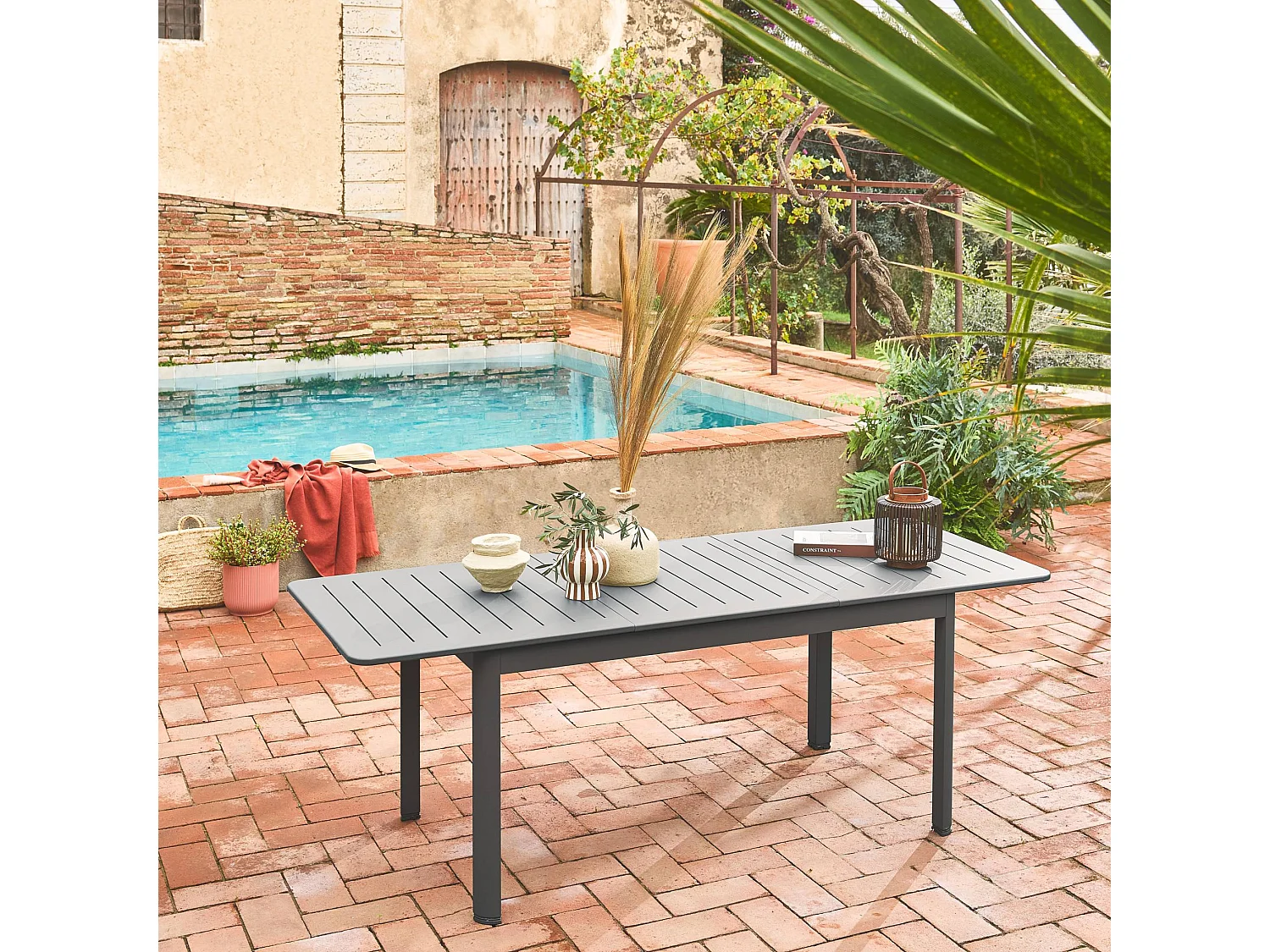 Table de jardin anthracite SEATTLE extensible aluminium. 6 places. 155 / 218.5 x 89 x 75 cm