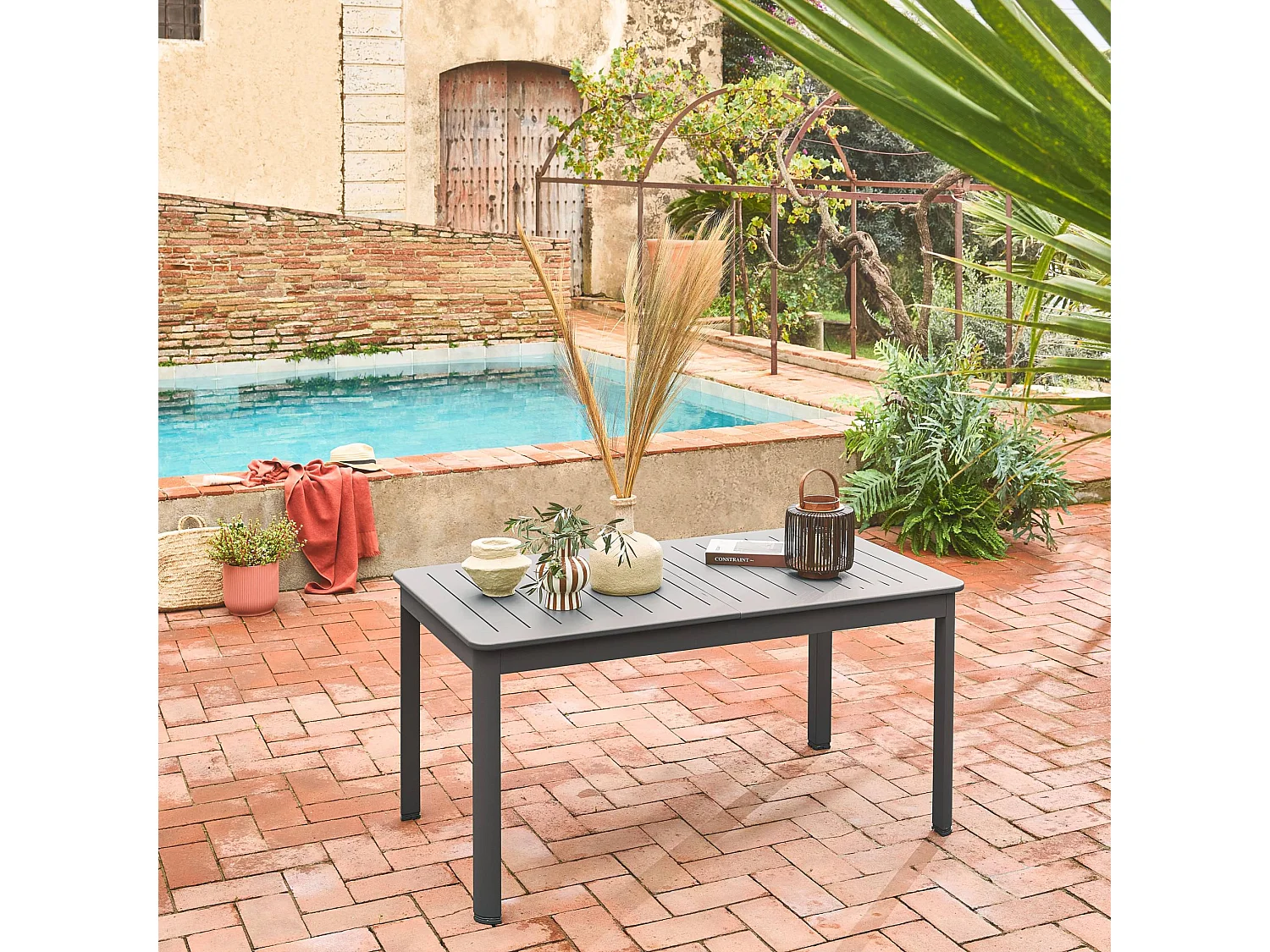 Table de jardin anthracite SEATTLE extensible aluminium. 6 places. 155 / 218.5 x 89 x 75 cm
