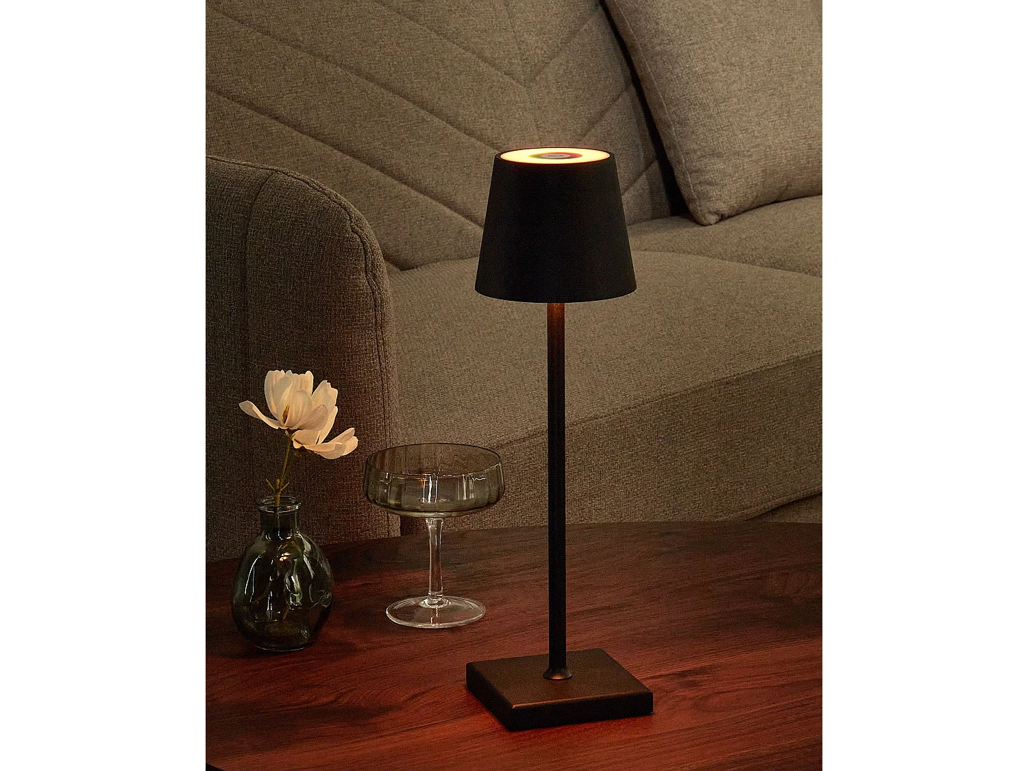 Tischlampe Metall schwarz wiederaufladbar kabellos Akku Touch LED Valira