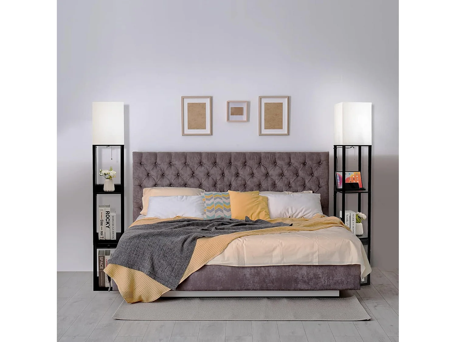 Lampadaire sur Pied Salon Moderne avec LED E27 Variable de 5000K et 1 Port USB, Lampe Salon sur Pied 160cm 3 Étagères Ouvertes et 1 Tiroir, Montage Facile