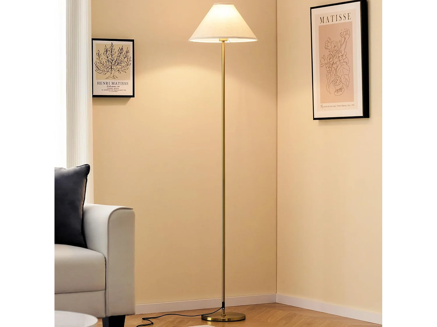 Metalen vloerlamp, vloerlamp met linnen kap en voetschakelaar, 162CM gouden paal slanke lamp, moderne vloerlamp voor woonkamer, slaapkamer en kantoor [Energieklasse A+++]