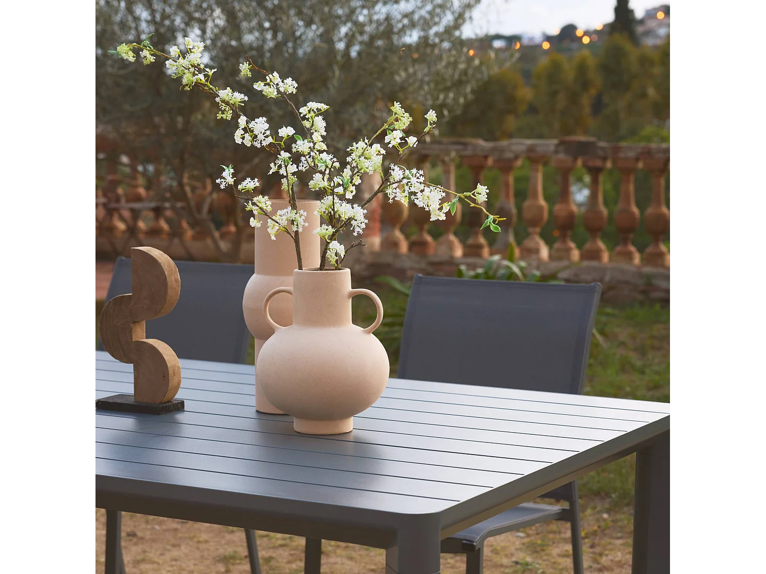 Table de jardin anthracite SACRAMENTO aluminium. 8 places. 220 x 100 x 75 cm
