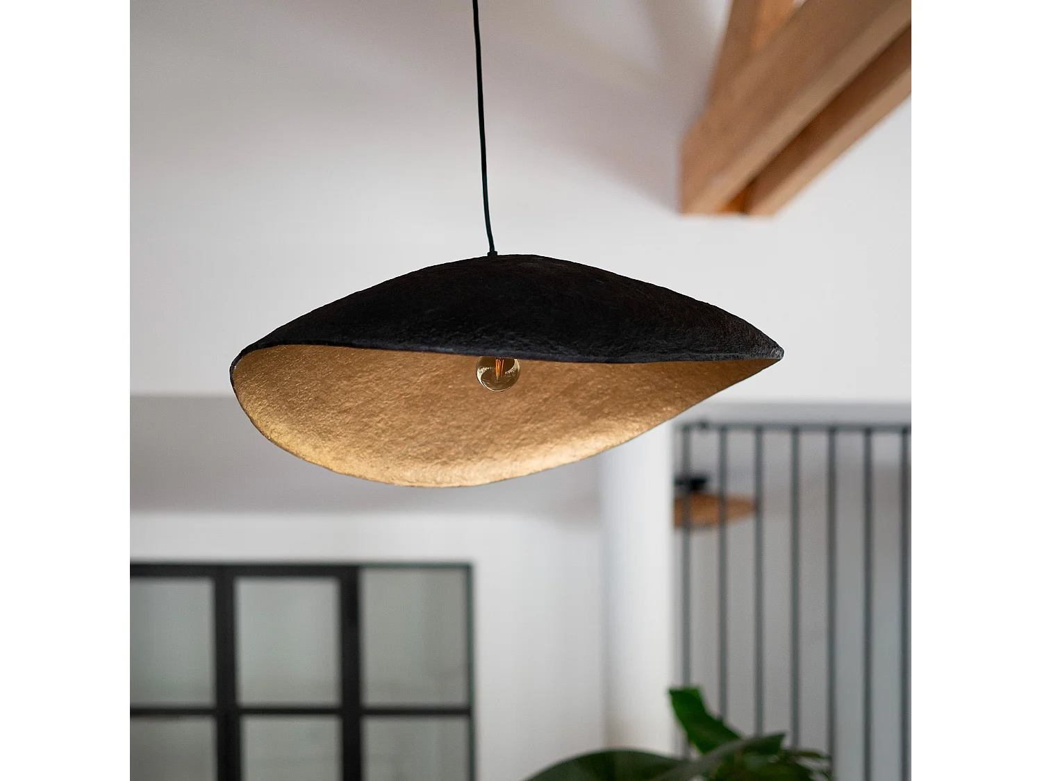 Suspension en papier et fil noir 71 cm - Milano