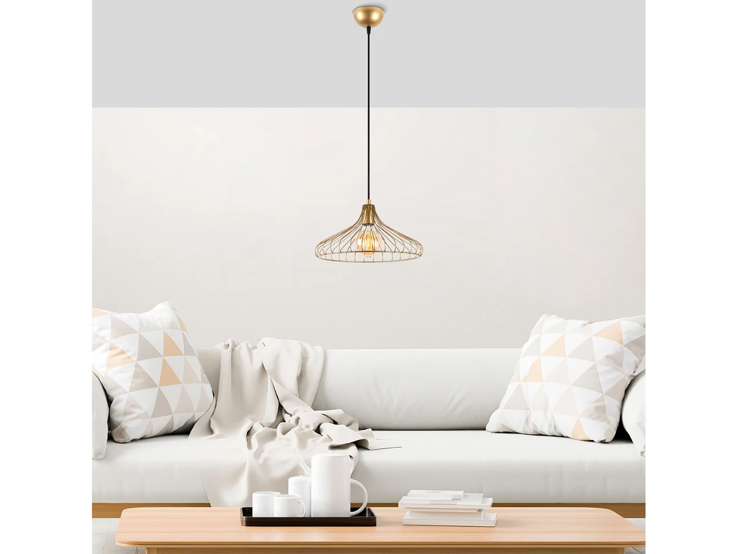 Gouden hanglamp LILA Verfijnd design, lampenkap van metalen gaas, warme en elegante sfeer, gouden afwerking, vleugje verfijning en moderniteit