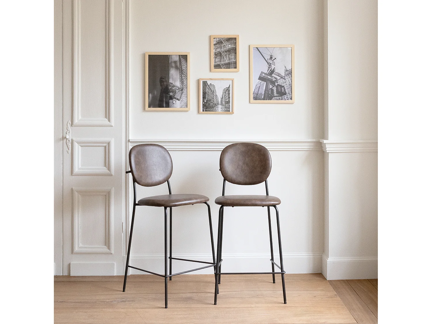 Lot de 2 tabourets de bar en simili marron EDMOND - HAPPY GARDEN