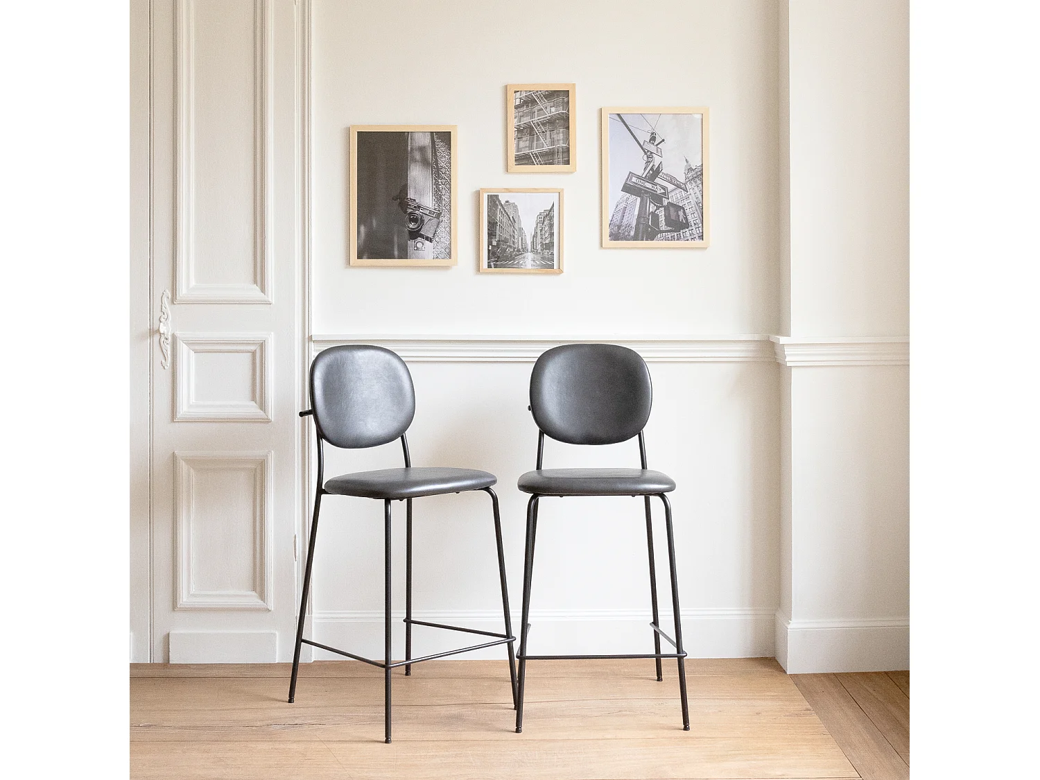 Lot de 2 tabourets de bar en simili noir EDMOND - HAPPY GARDEN