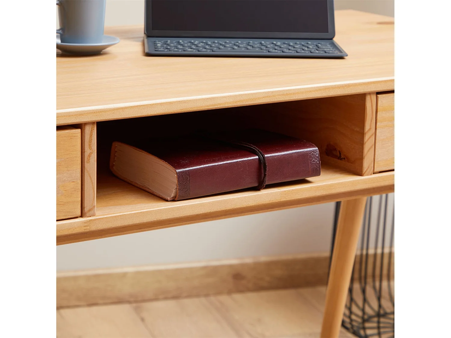 Bureau KIM en pin massif avec 2 tiroirs et 1 niche lasuré brun