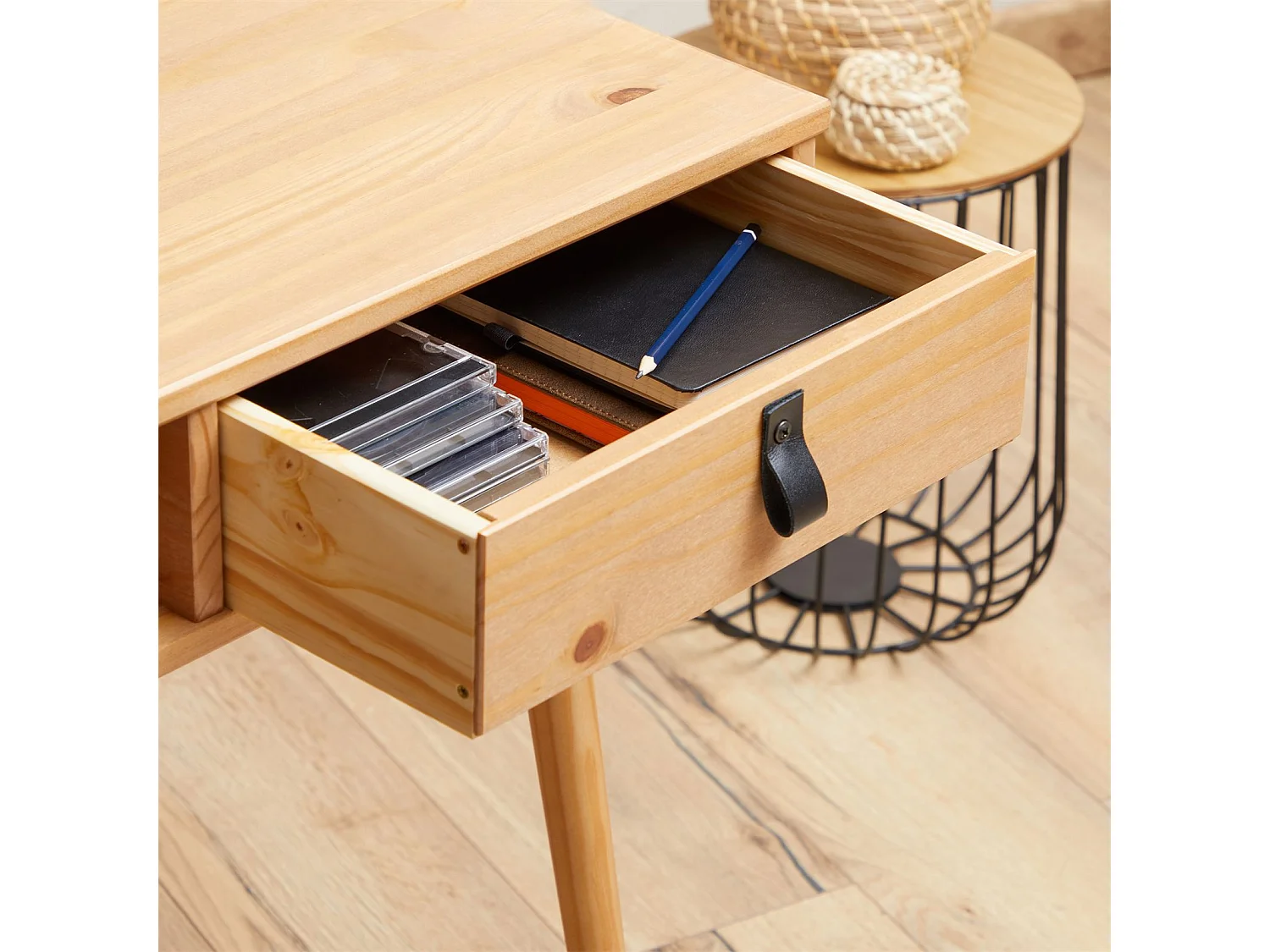 Bureau KIM en pin massif avec 2 tiroirs et 1 niche lasuré brun