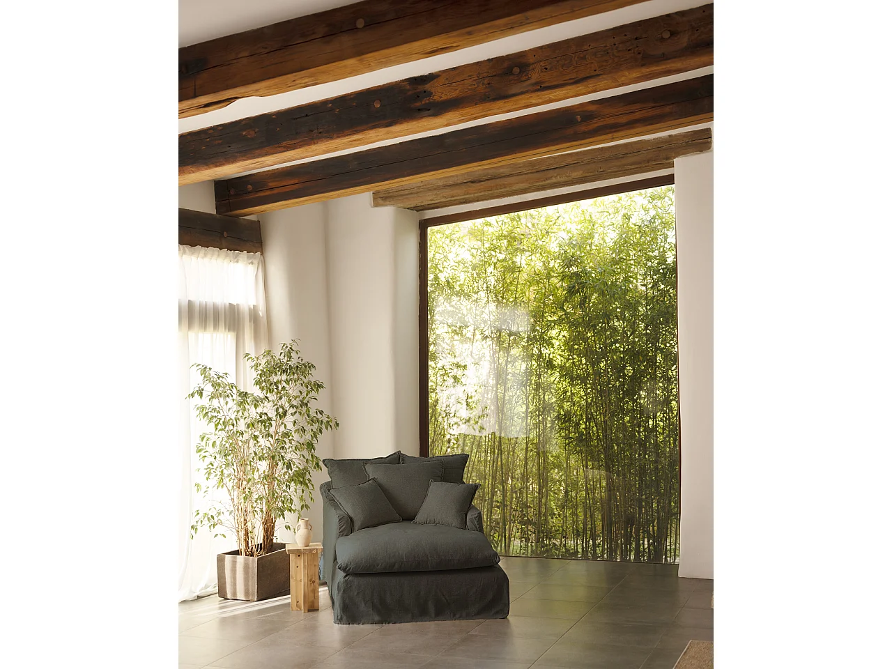 Poltrona in cotone e lino di colore blu 115x170cm