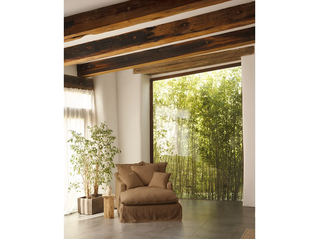 Poltrona di cotone e lino colore mattone di 115x170cm