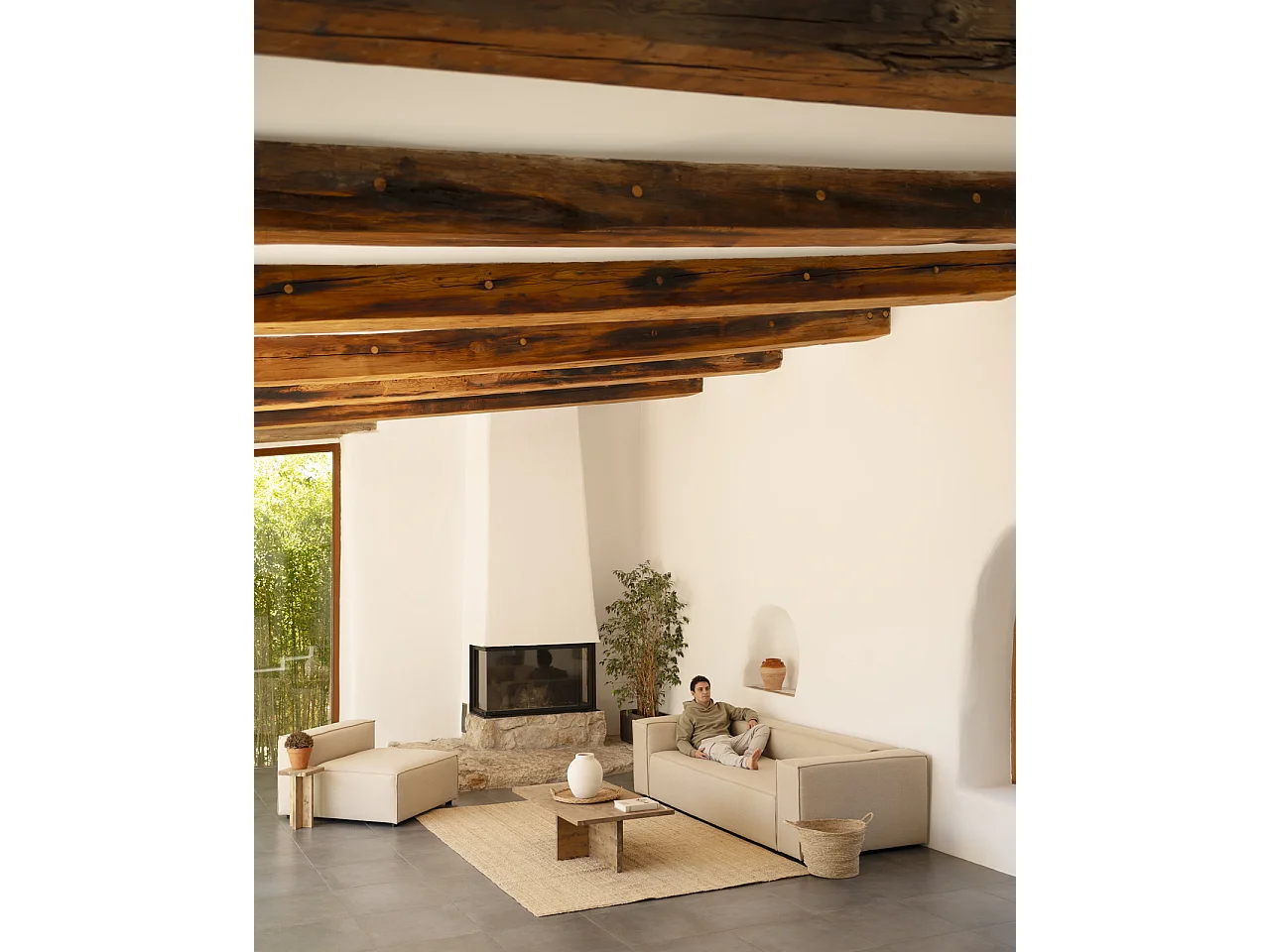 Sofá de 4 plazas color beige de 260x110cm - LOLA - DECOWOOD