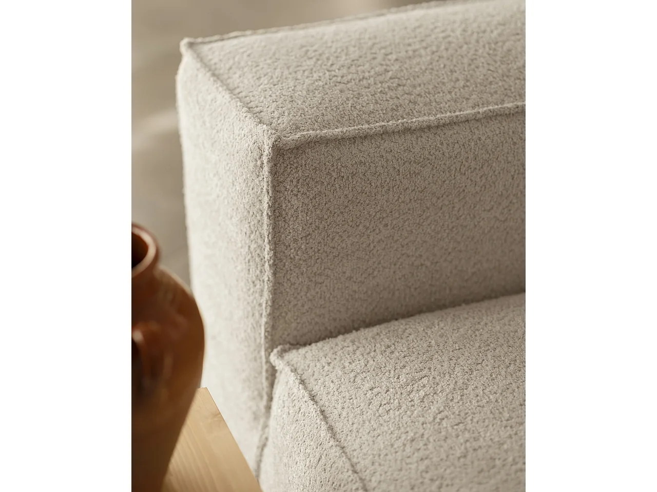 Canapé d'angle gauche 3/4 places bouclé couleur gris clair 250x175cm