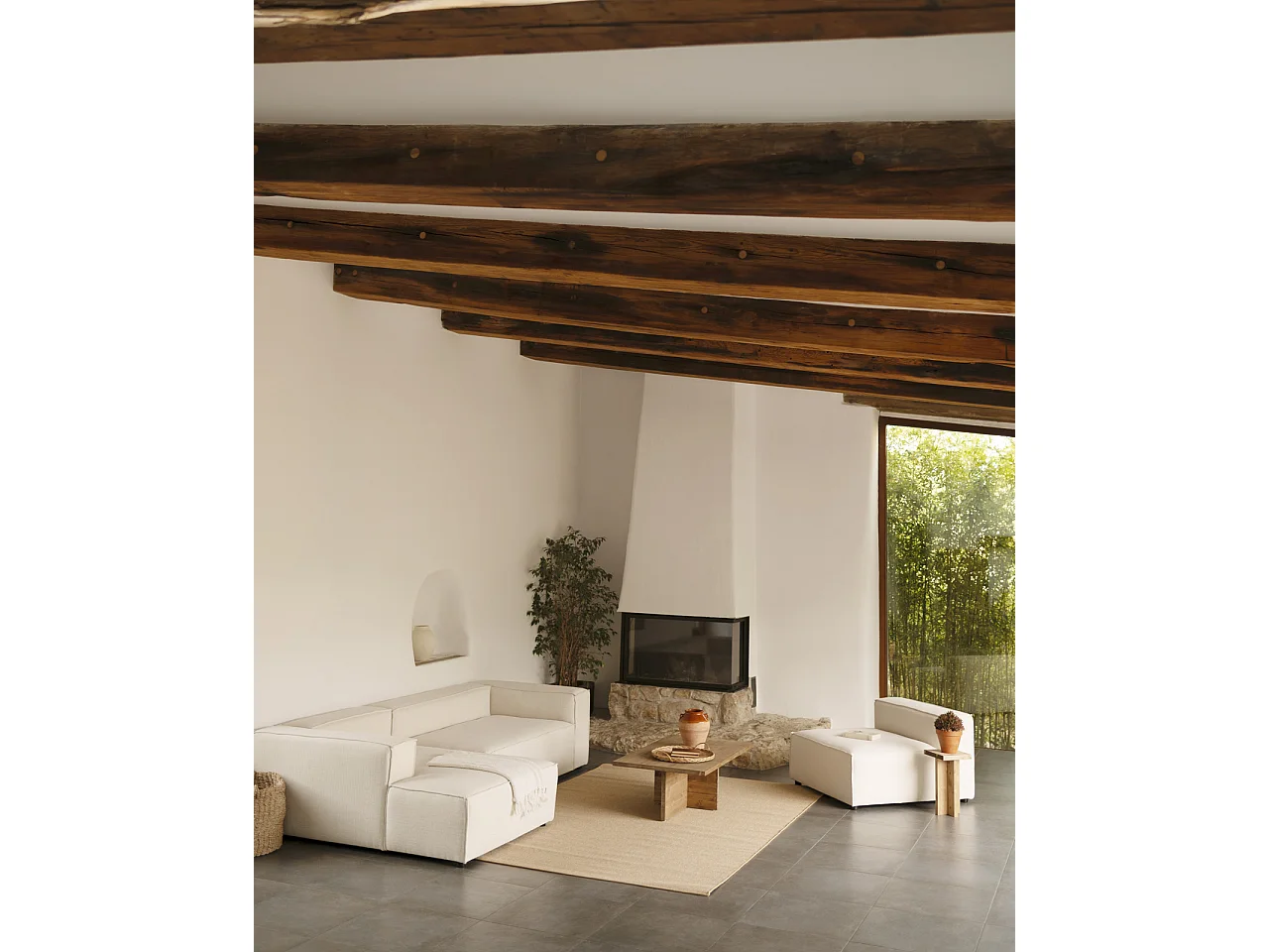 Divano 4 posti chaise longue sinistra colore bianco rovinato 250x175cm