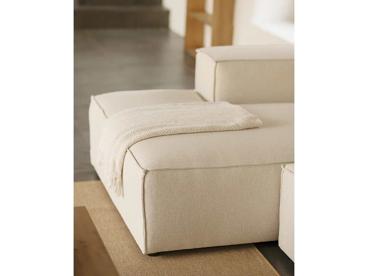 Sofá 4/5 plazas y chaise longue izquierdo color blanco roto 300x175cm - LOLA - DECOWOOD