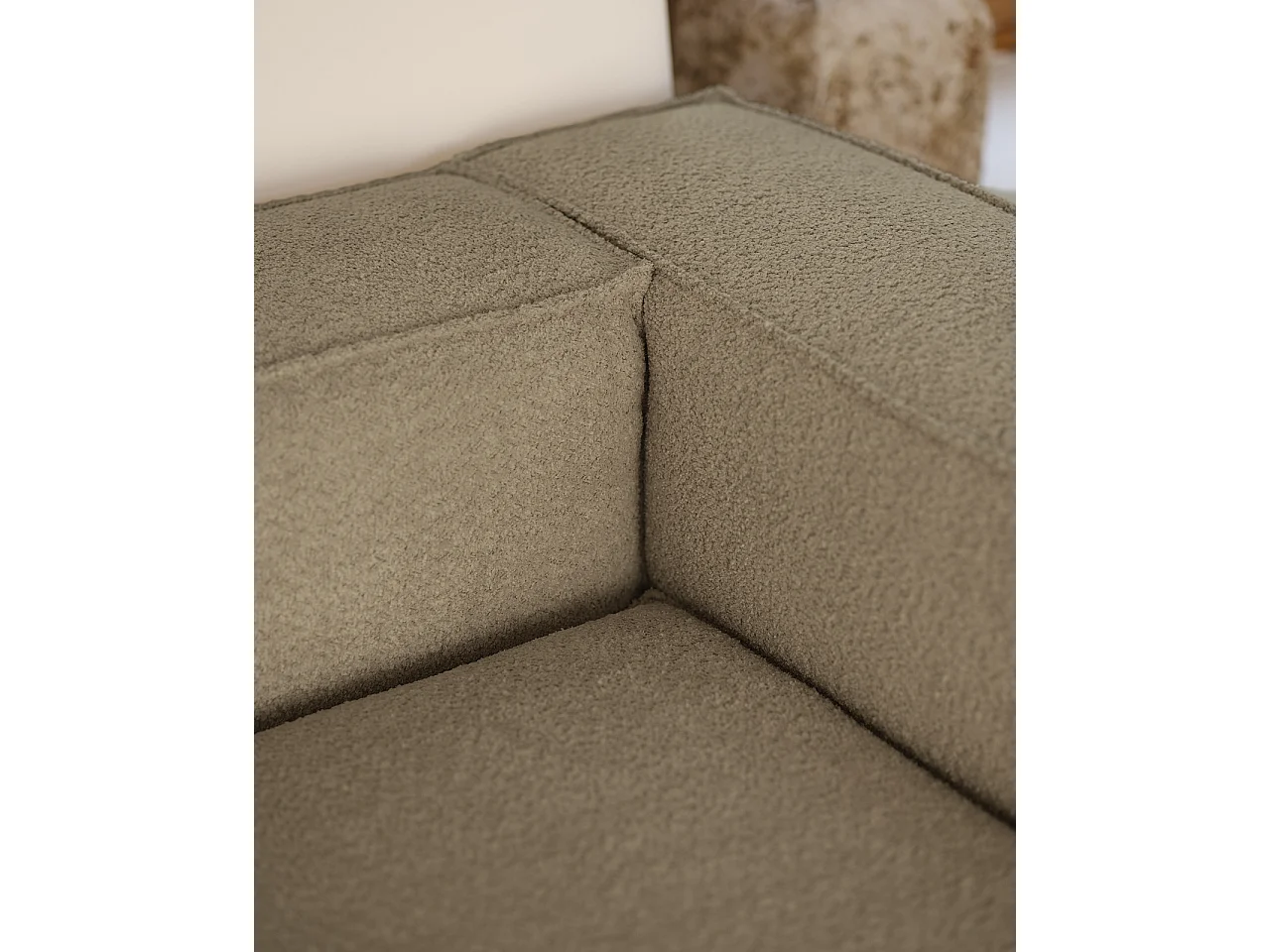 Sofá de 4 plazas de bouclé color marrón de 260x110cm - LOLA - DECOWOOD