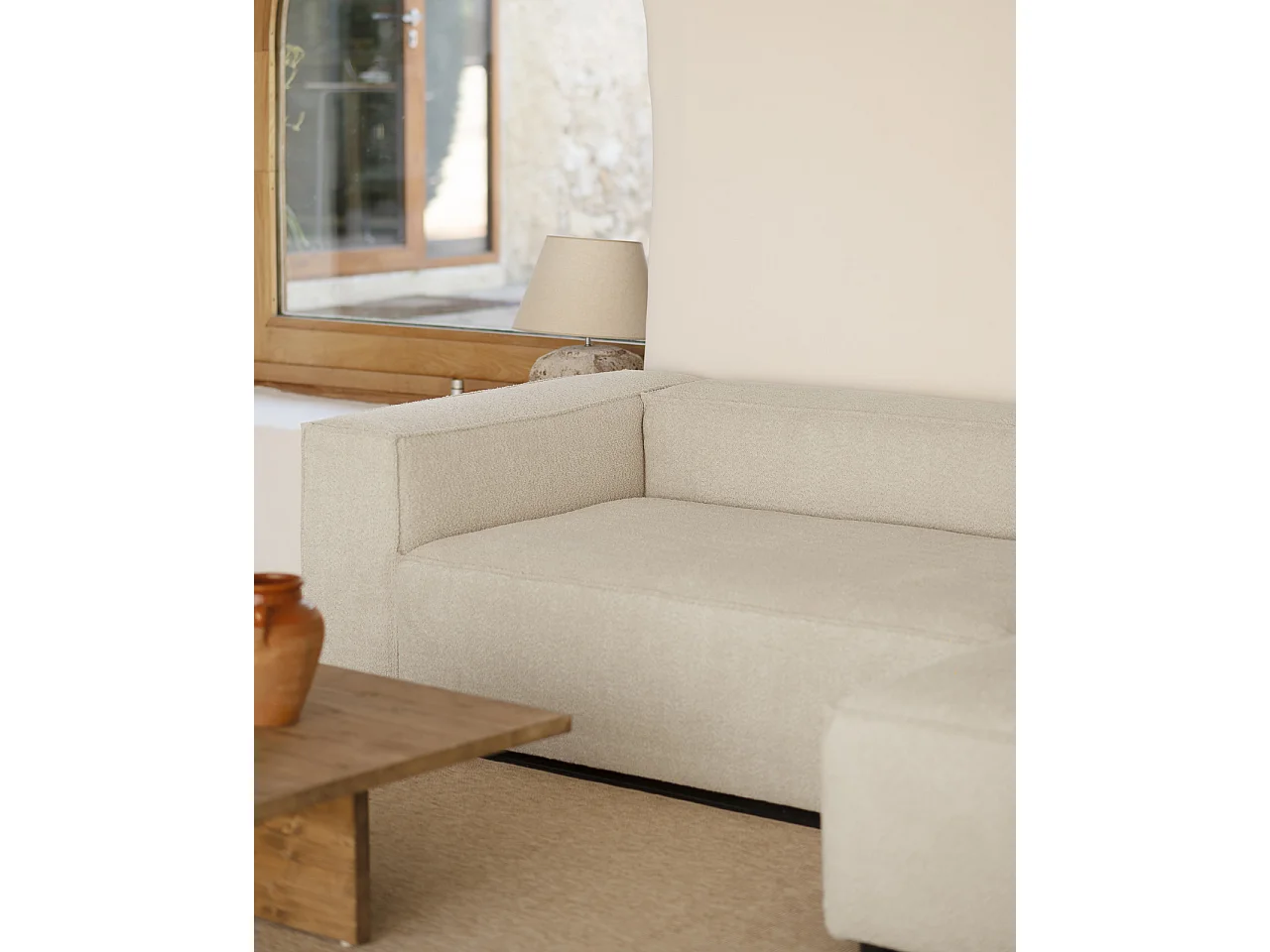 Divano 4 posti chaise longue a destra colore grigio chiaro 250x175cm