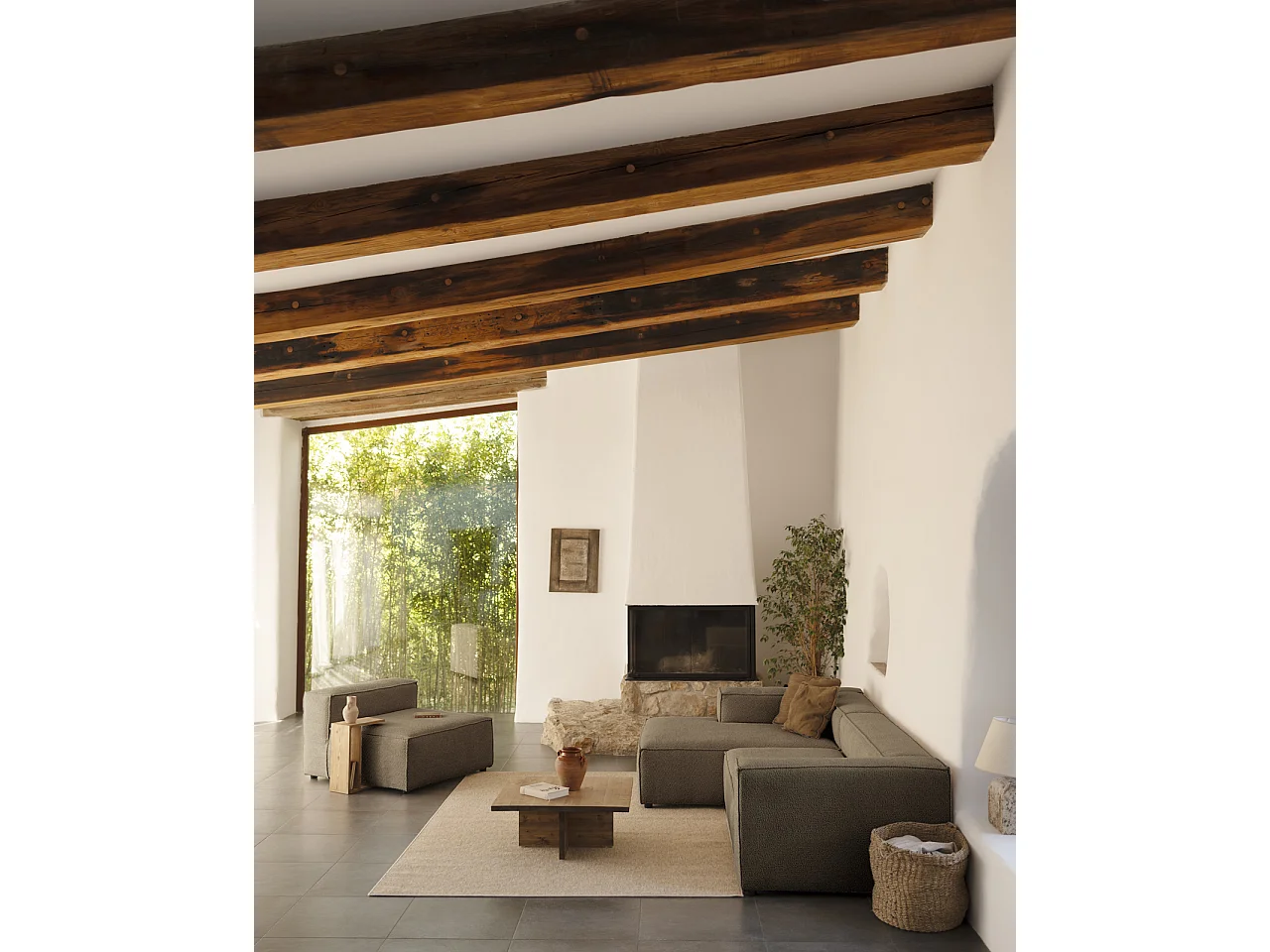 Divano 4/5 posti con chaise longue a sinistra colore marrone 300x175cm