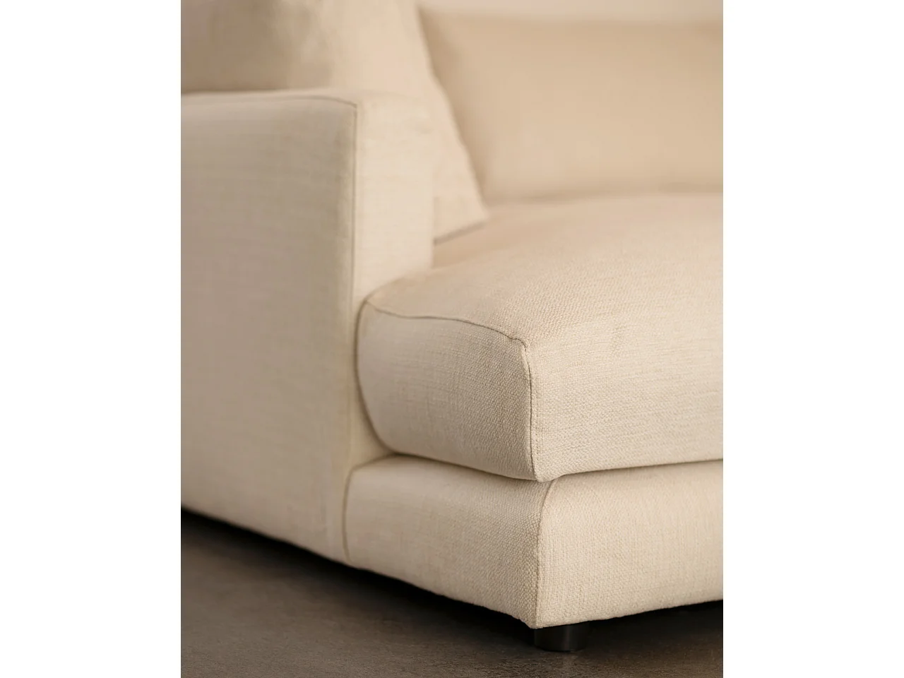 Divano 4 posti con chaise longue a sinistra bianco roto 325cm