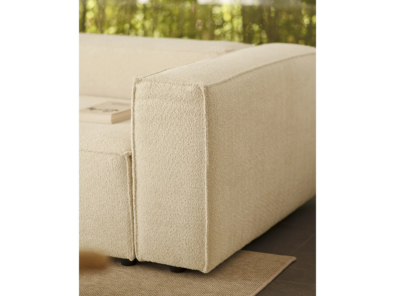 Sofá de 3/4 plazas de bouclé color blanco de 210x110cm - LOLA - DECOWOOD