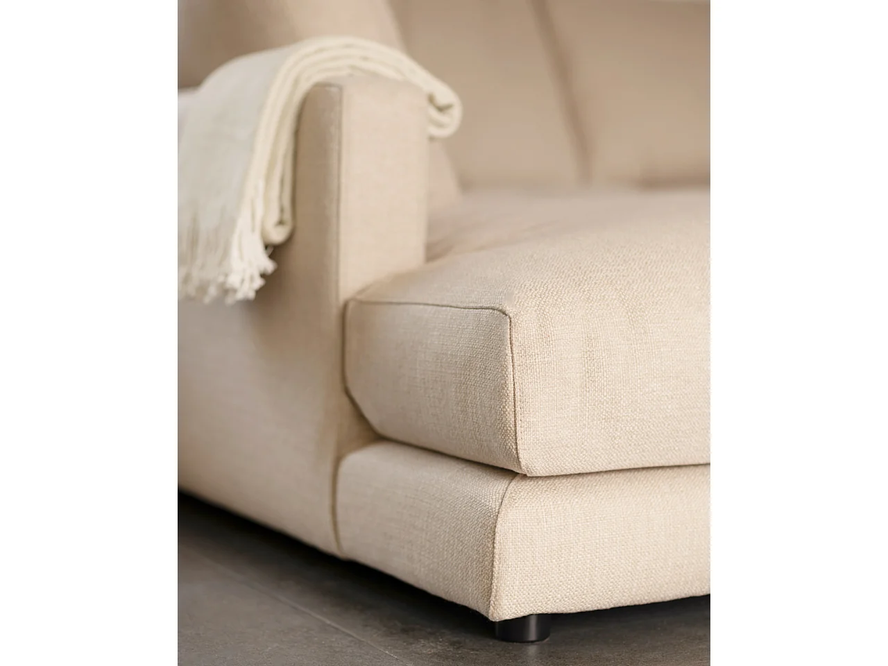 Sofá 3/4 plazas con chaise longue izquierdo tono beige 275x190cm - LAIA - DECOWOOD