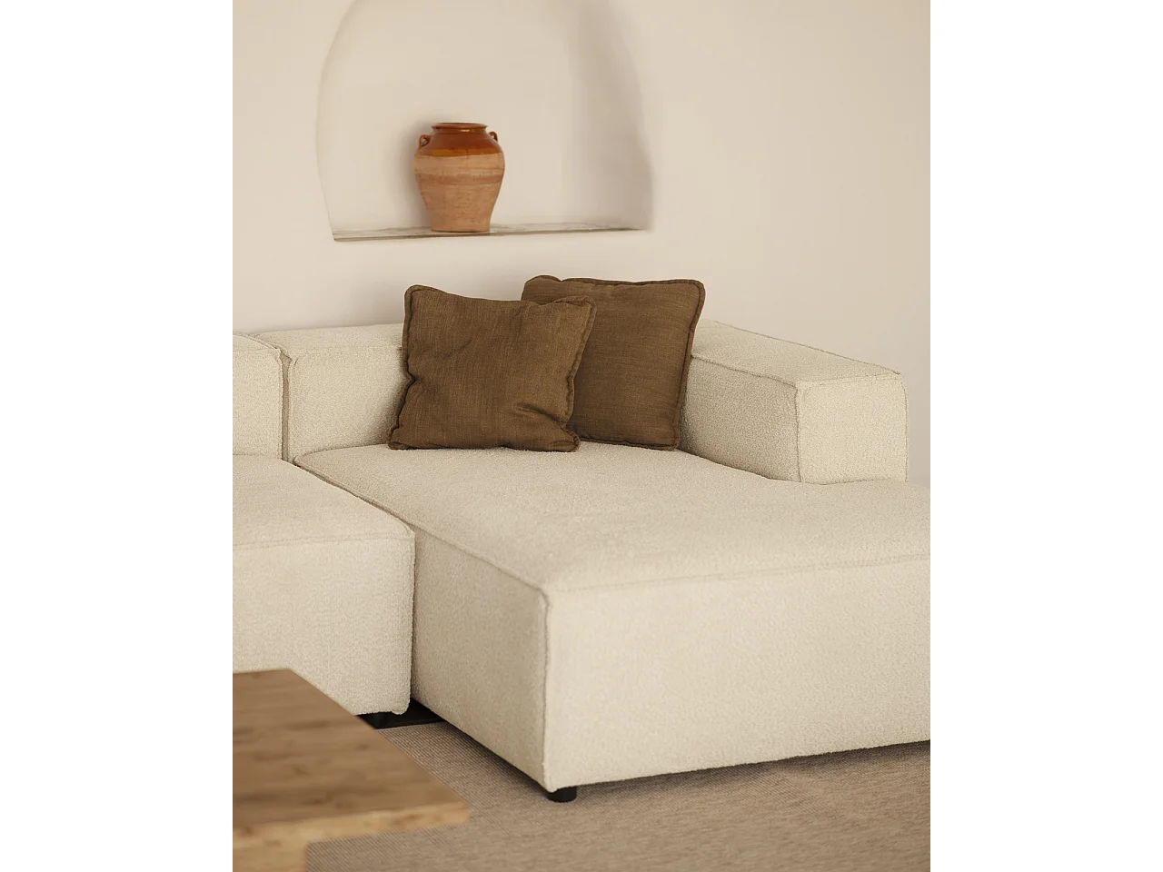 Canapé d'angle droit 4 places en bouclé couleur blanc cassé 300x175cm