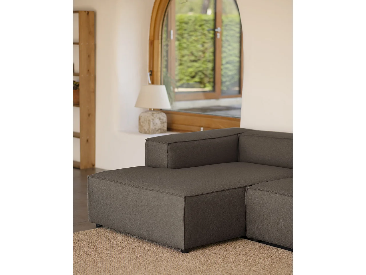 Divano 4 posti chaise longue a sinistra colore grigio scuro 250x175cm