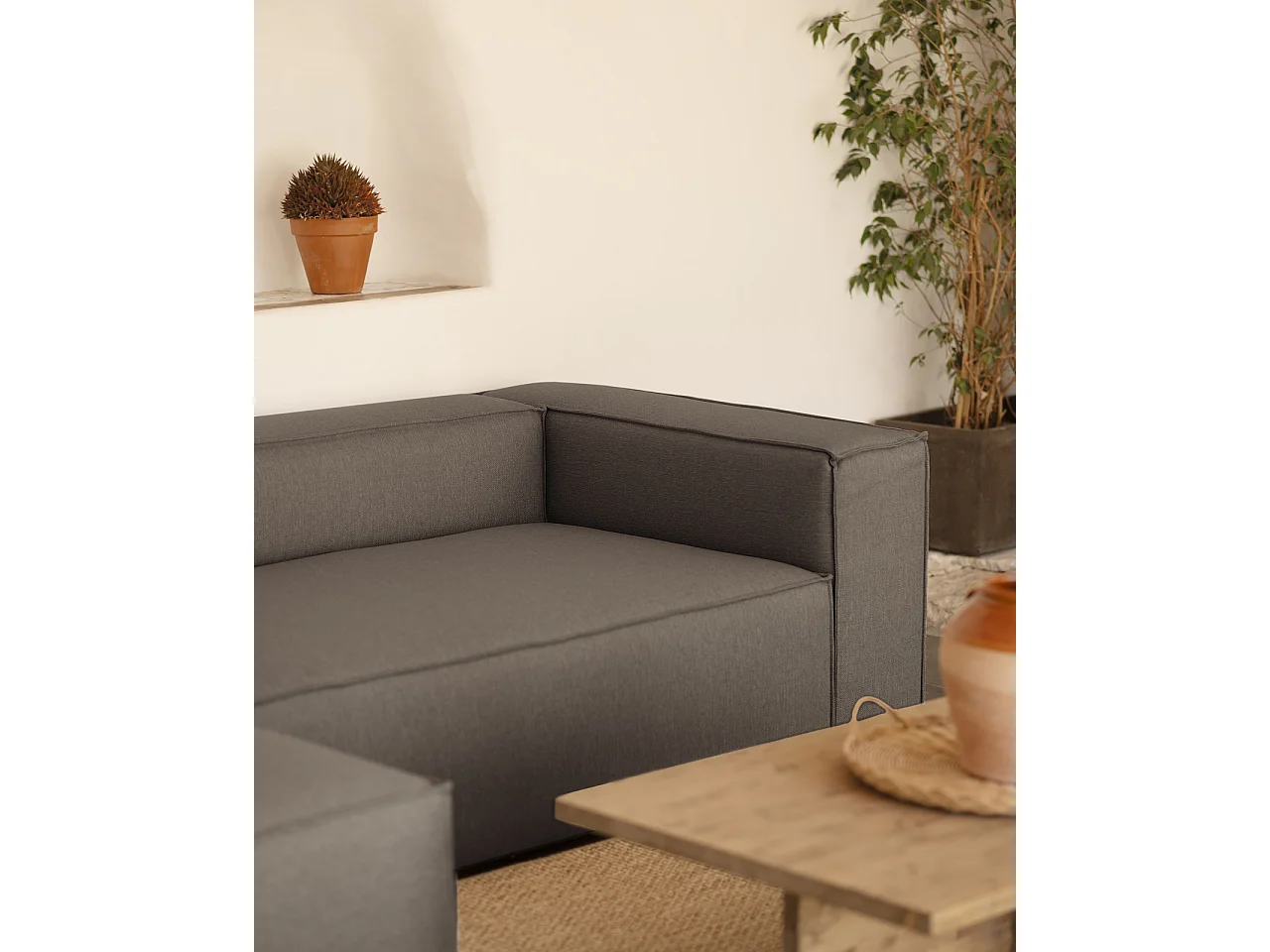 Divano 4 posti chaise longue a sinistra colore grigio scuro 250x175cm