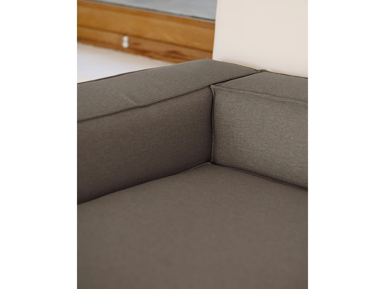 Divano 4 posti chaise longue a sinistra colore grigio scuro 250x175cm