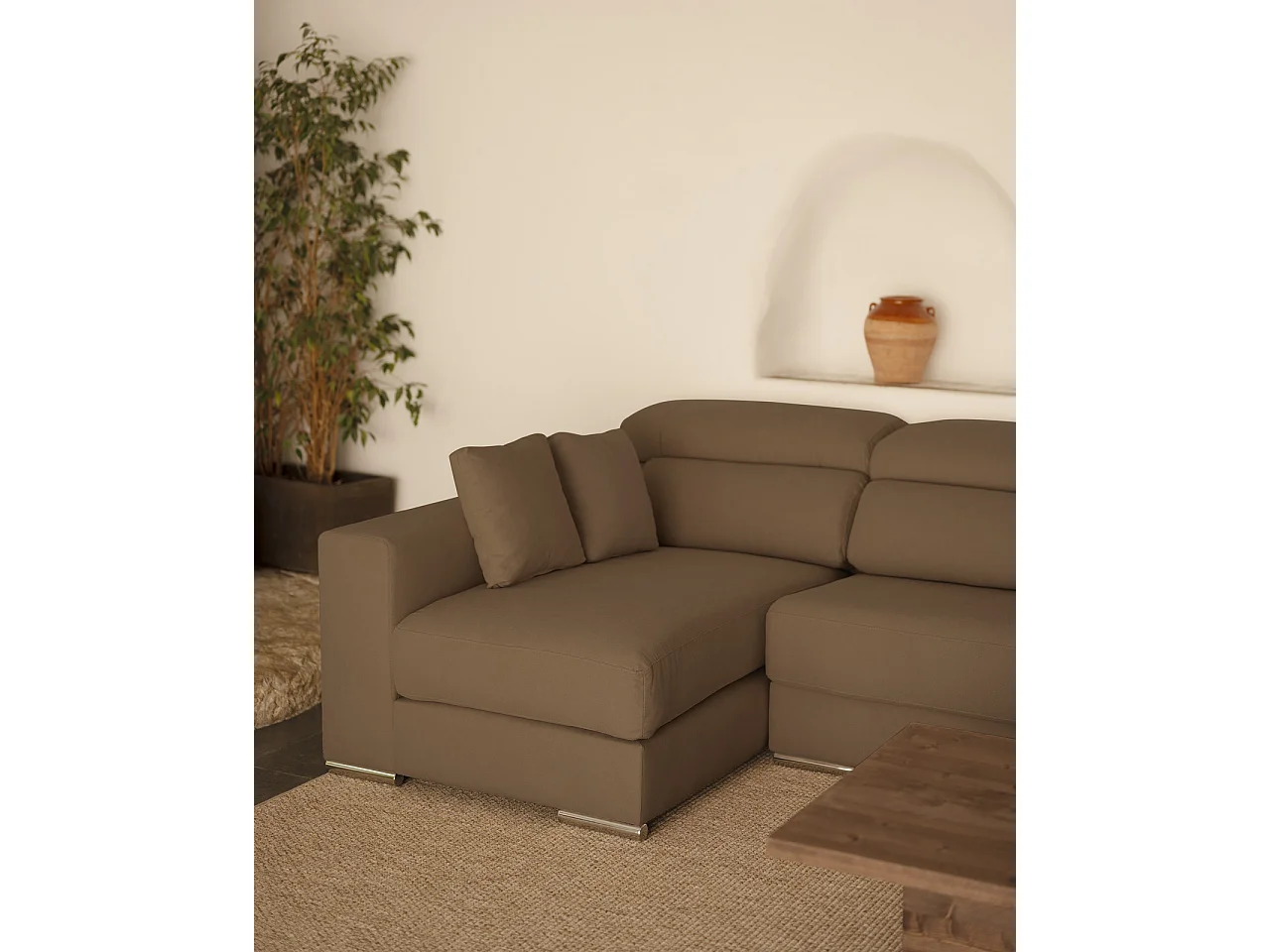 Divano 4/5 posti con CHL destra colore marrone tortora 300x168cm