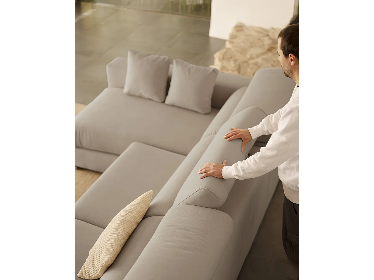 Divano 4/5 posti con CHL destra colore grigio chiaro 300x168cm