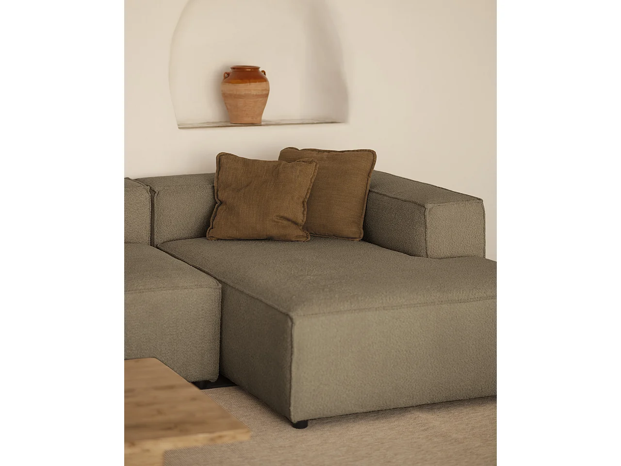 Sofá 4/5 plazas y chaise longue derecho color marrón 300x175cm - LOLA - DECOWOOD