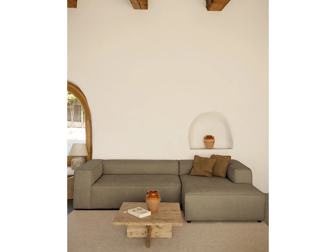 Divano 4/5 posti con chaise longue destra colore marrone 300x175cm