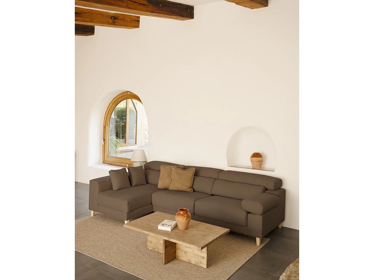 Divano 4/5 posti con chaise longue destra colore marrone topo da 300cm