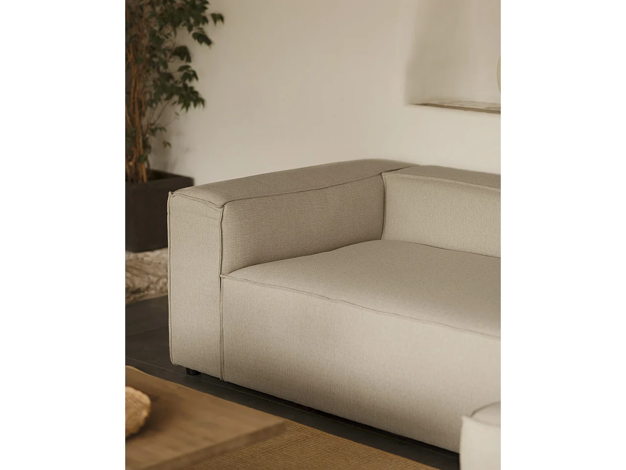 Divano 4 posti colore grigio chiaro 260x110cm