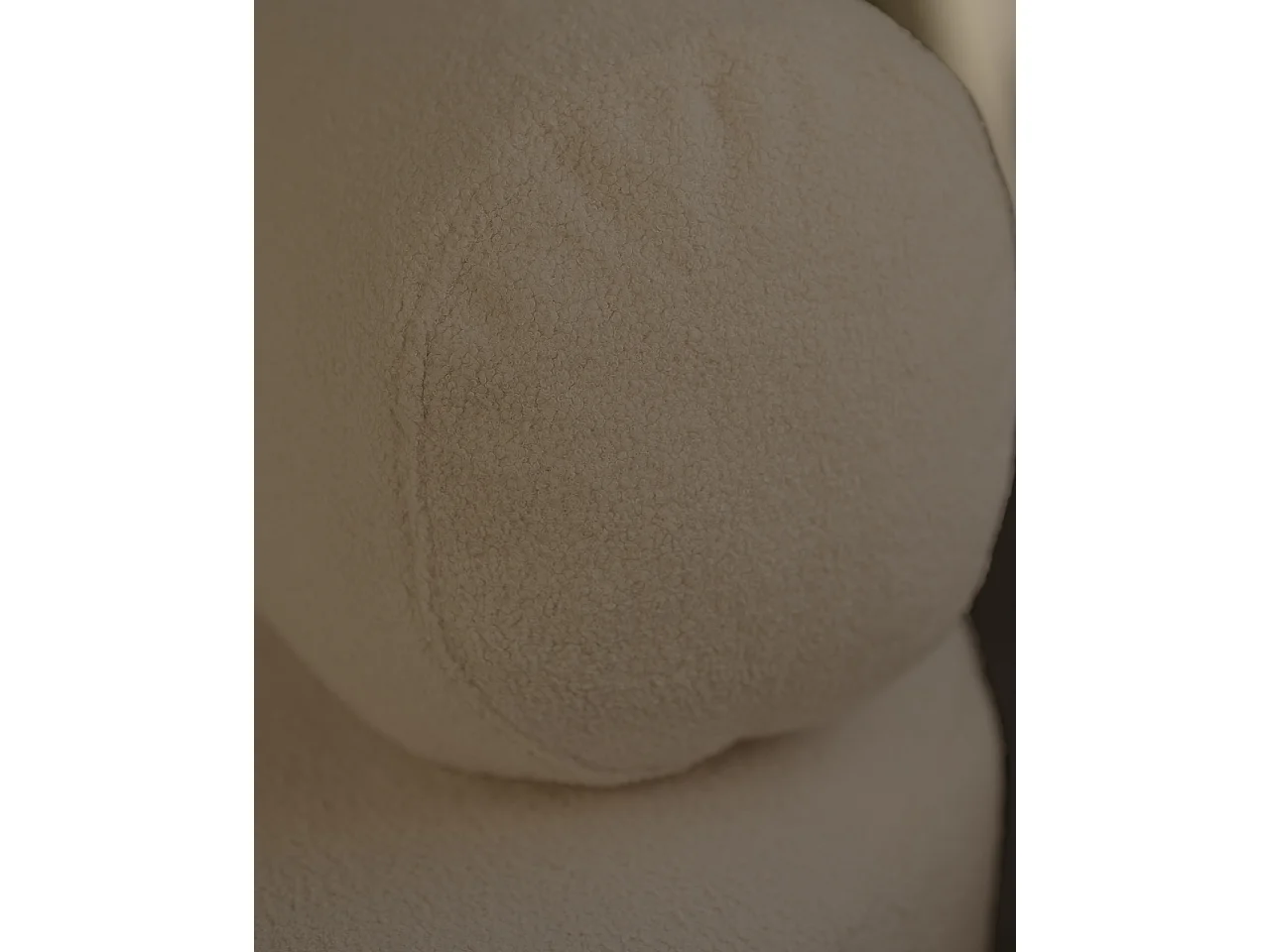 Poltrona rotonda marrone a ciondolo di 105x50cm