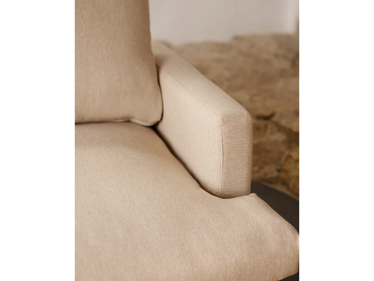 Sillón tono beige de 105x108cm - LAIA - DECOWOOD