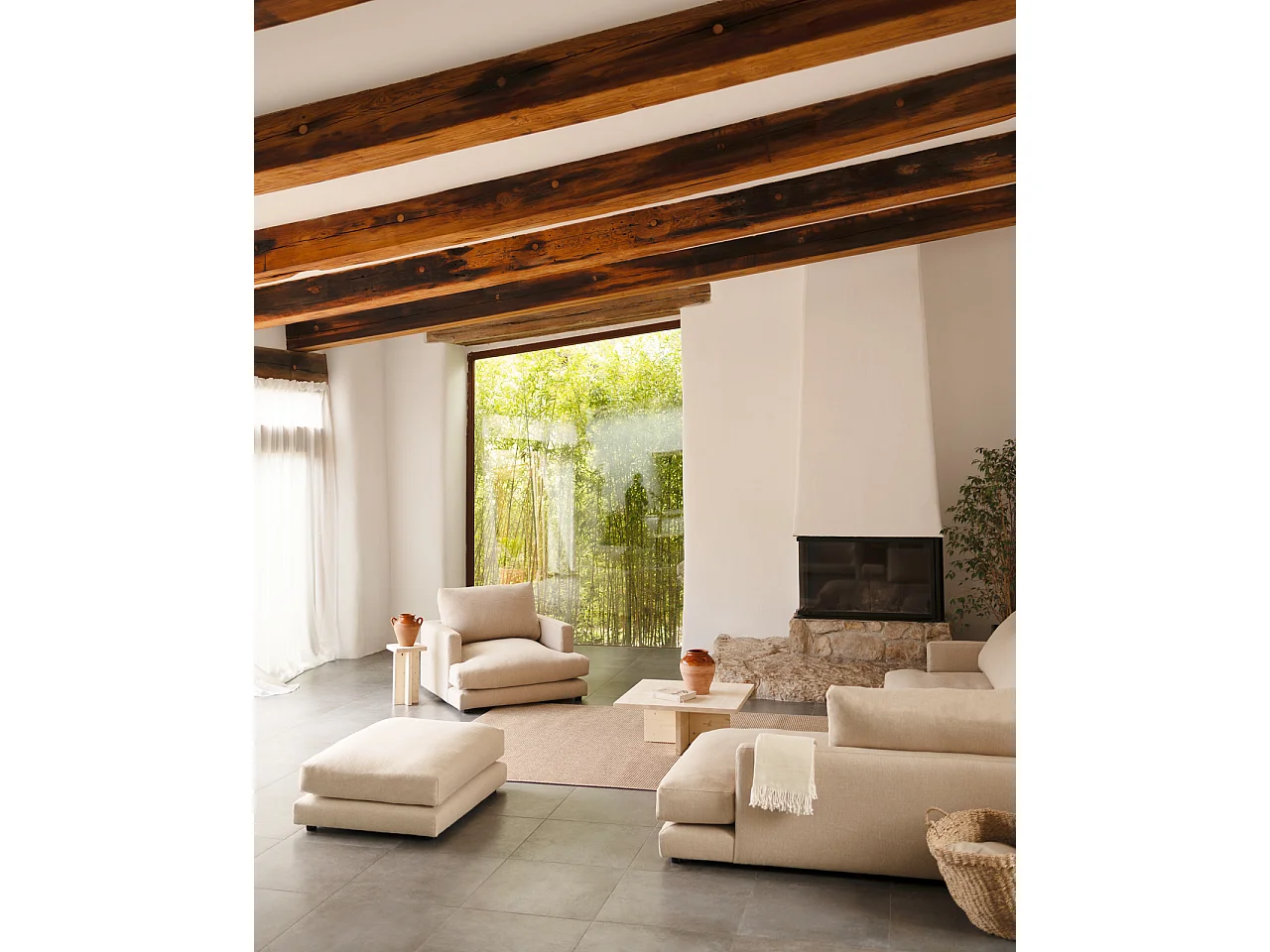 Poltrona tono beige 105x108cm - LAIA - DECOWOOD