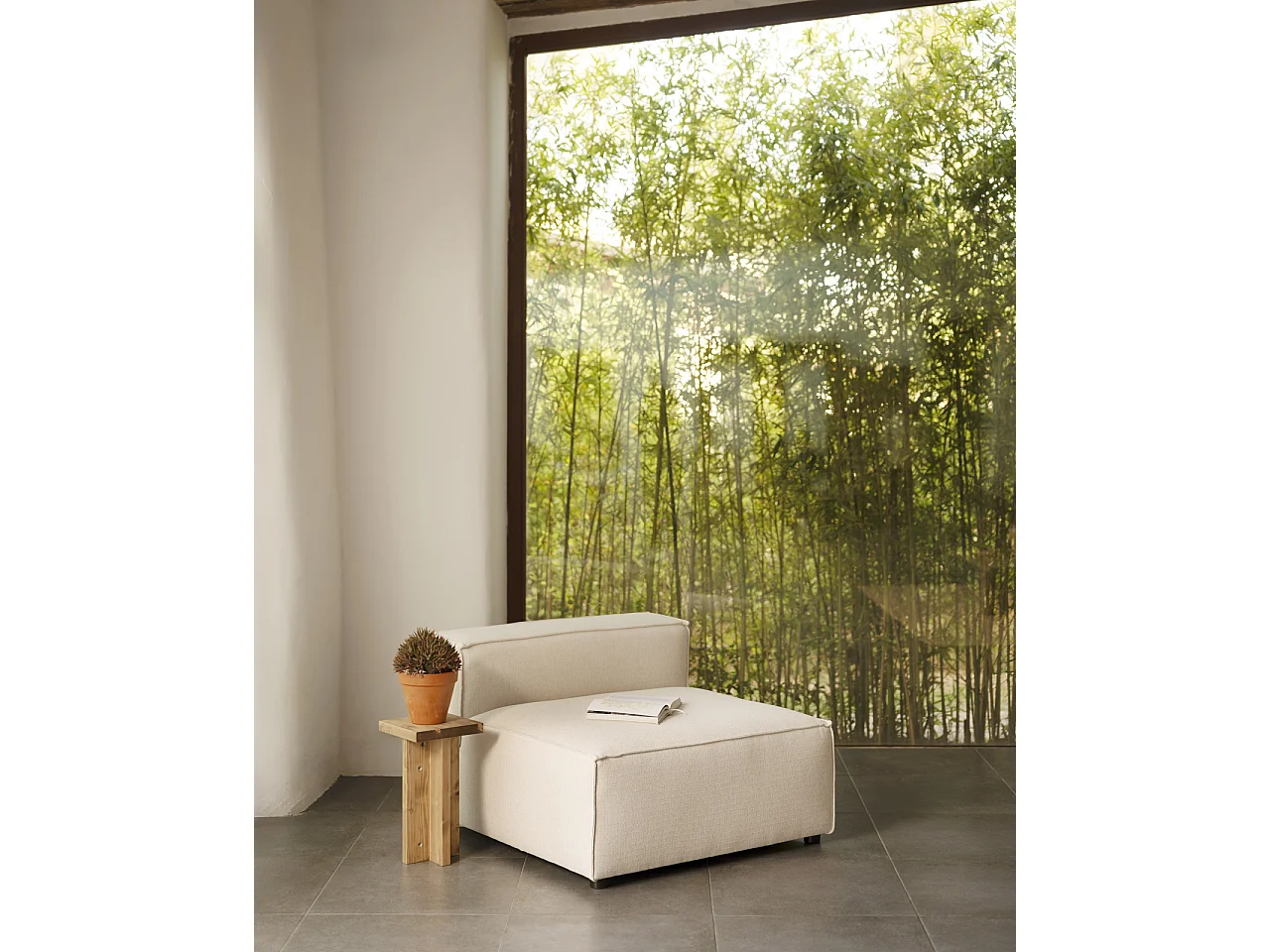 Sillón color blanco roto 130x110cm - LOLA - DECOWOOD