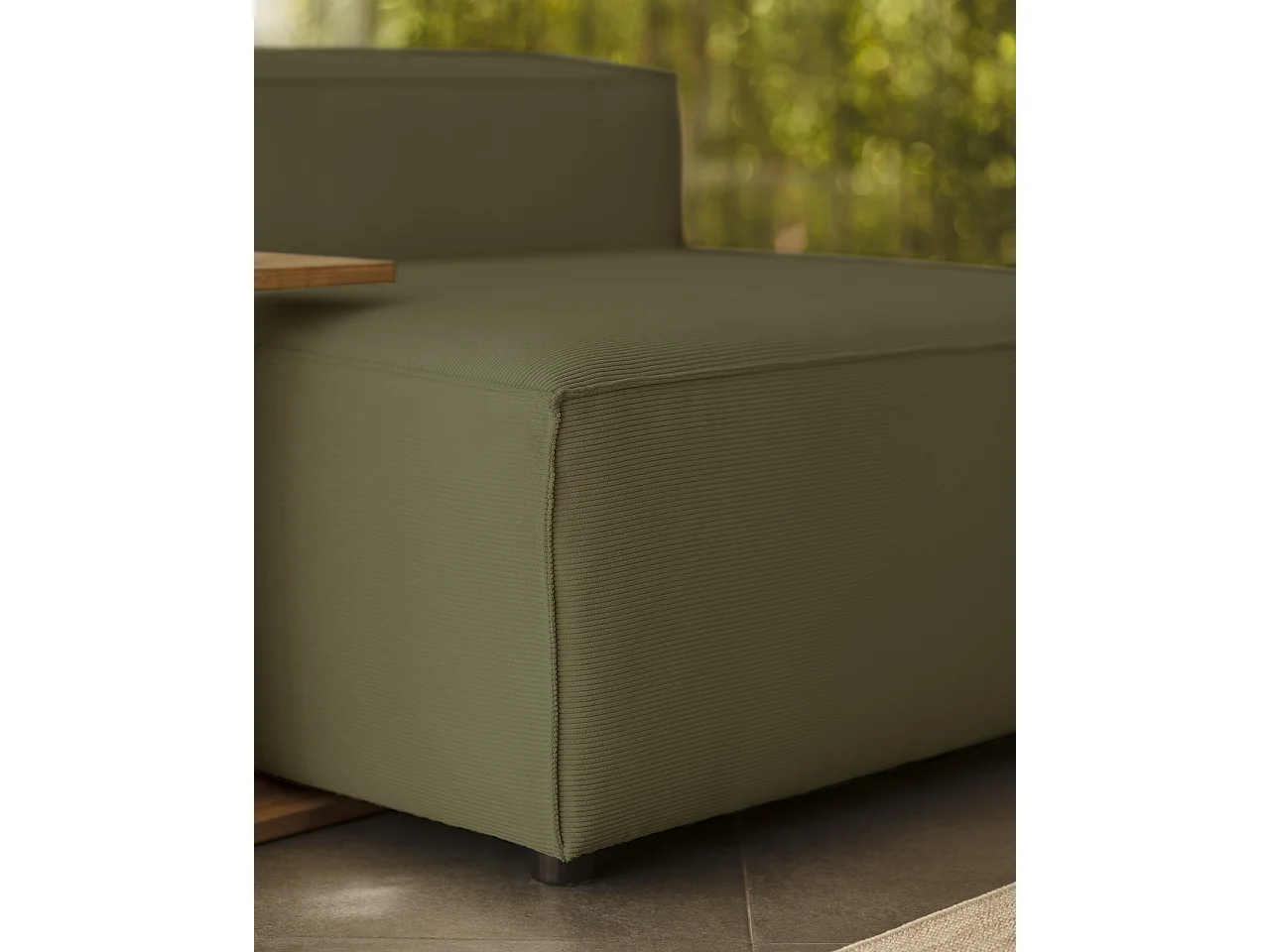 Sillón de pana color verde 130x110cm - LOLA - DECOWOOD