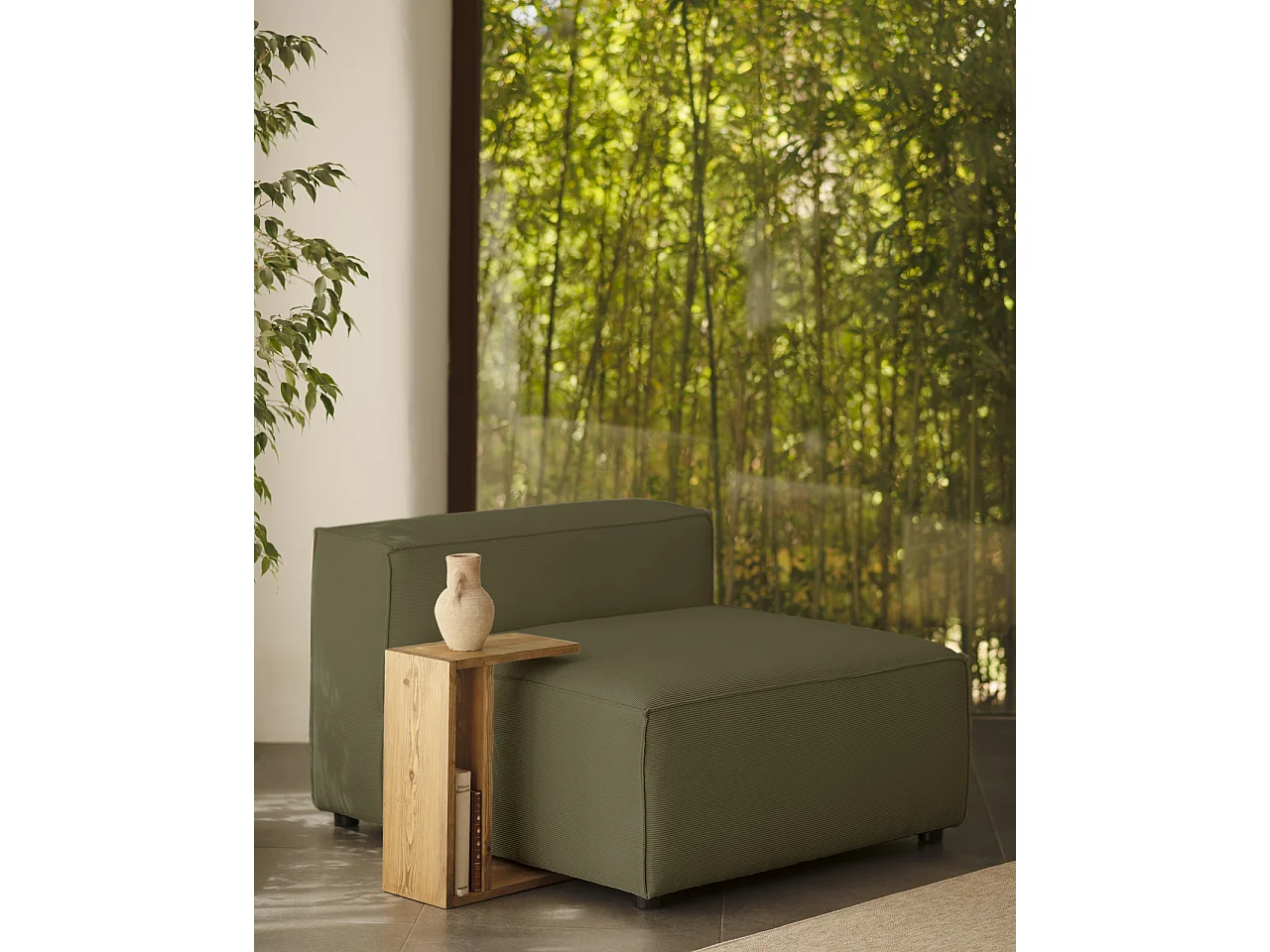 Poltrona in velluto verde di 110x90cm