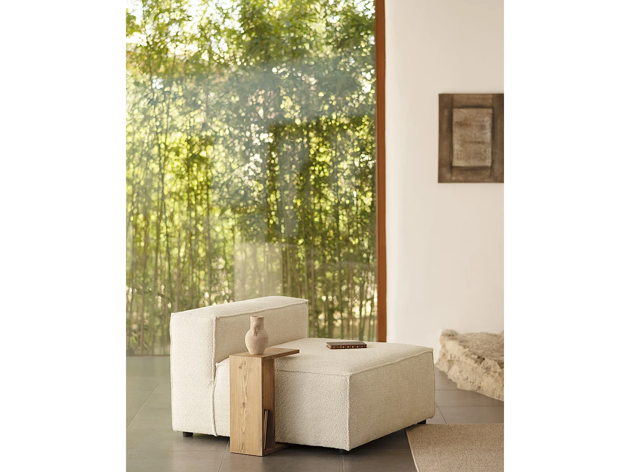 Poltrona in bouclé in bianco antico 110x90cm