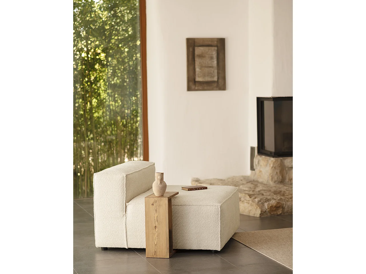 Poltrona in bouclé in bianco antico 110x90cm