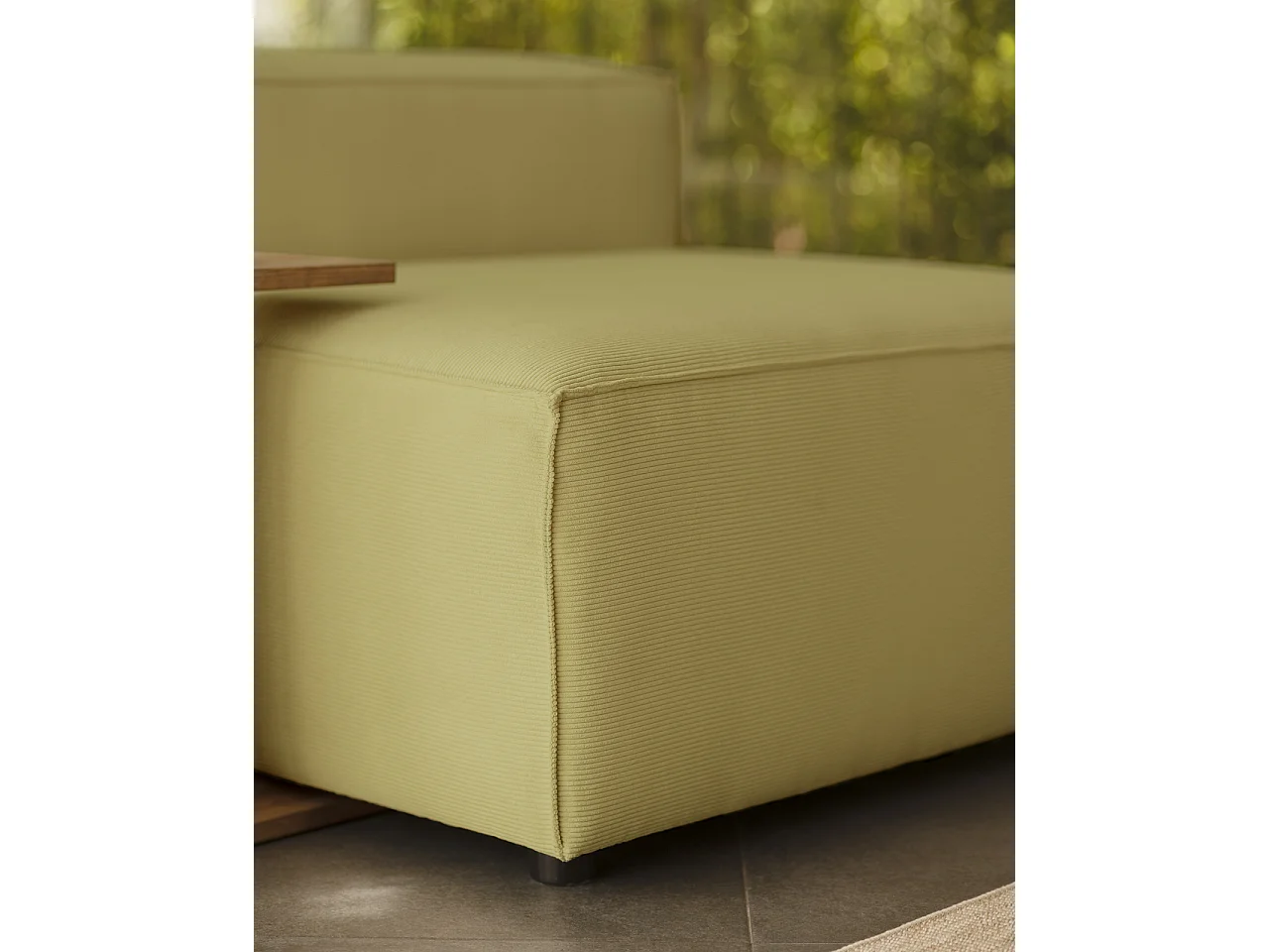 Sillón de pana color lima 130x110cm - LOLA - DECOWOOD