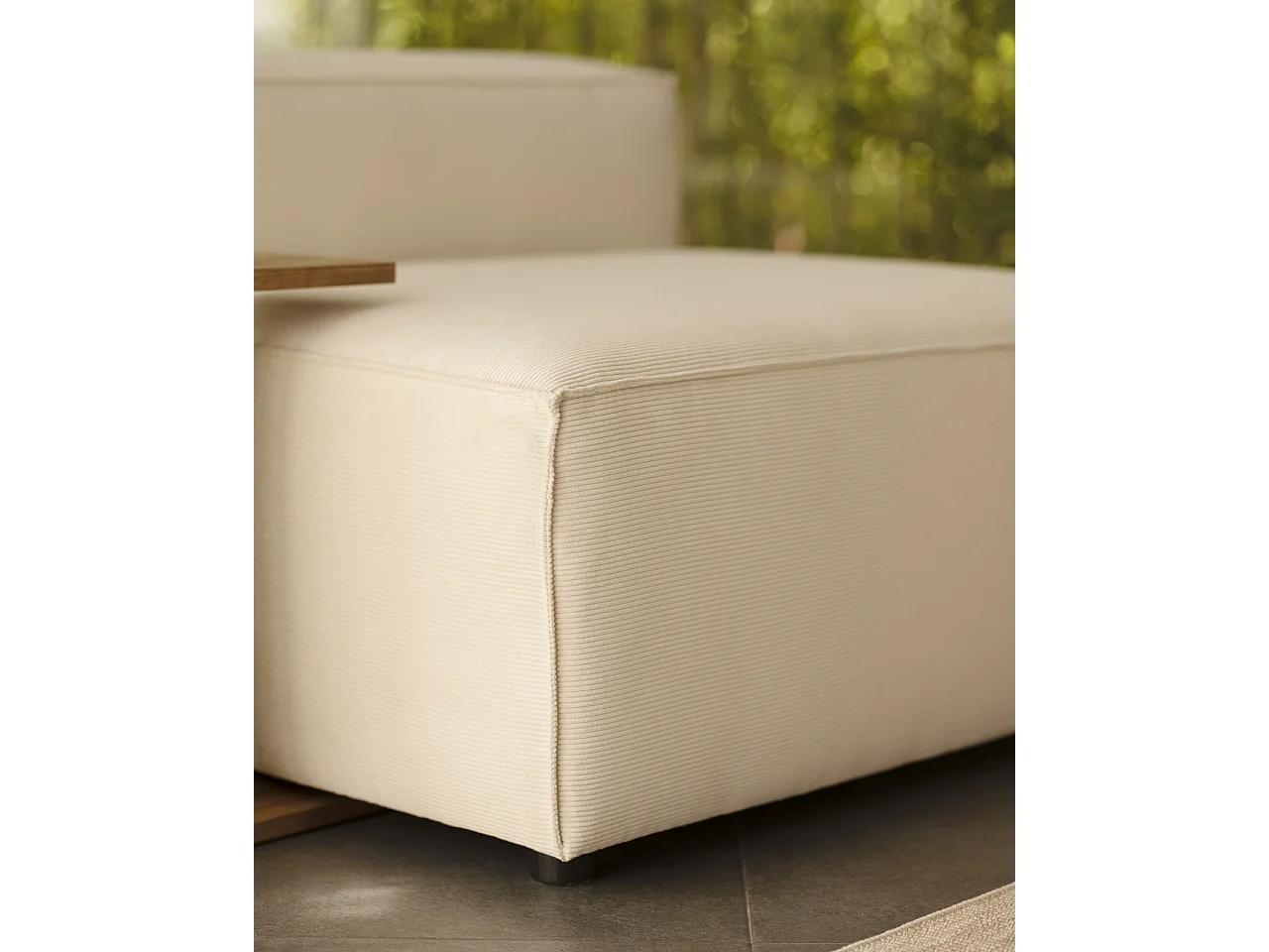 Sillón de pana color blanco 130x110cm - LOLA - DECOWOOD